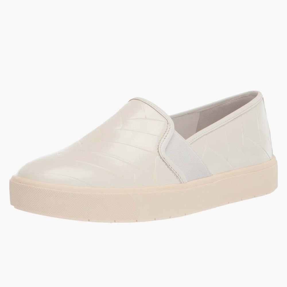 VINCE Blair EUC slip-on sneaker size 8.5 in embossed optic white